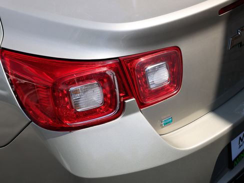 Used 2016 Chevrolet Malibu LTZ image 40