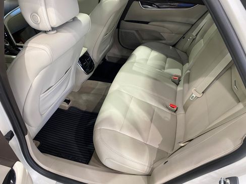 Used 2014 Cadillac XTS Luxury FWD image 19