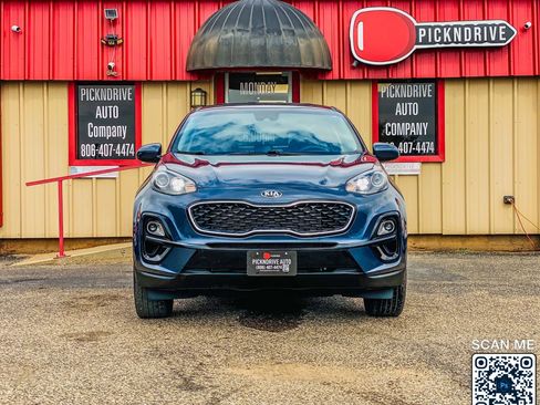 Used 2022 Kia Sportage LX image 3