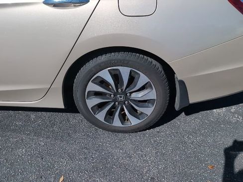 Used 2015 Honda Accord Touring image 7