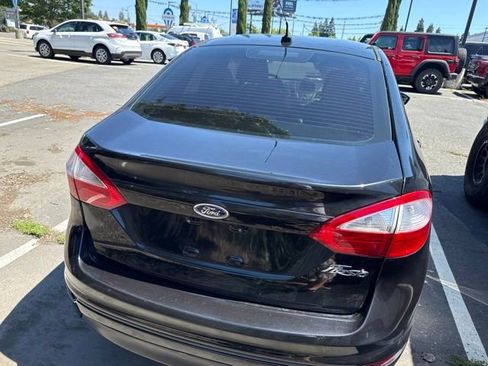 Used 2014 Ford Fiesta SE FWD image 3