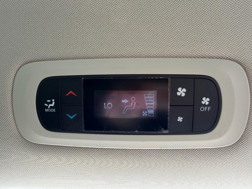 Used 2020 Chrysler Voyager LX FWD image 39