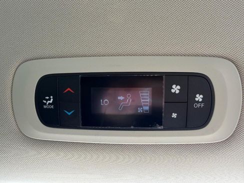 Used 2020 Chrysler Voyager LX FWD image 39