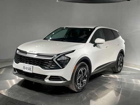 Used 2023 Kia Sportage LX image 8