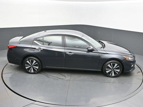 Used 2021 Nissan Altima 2.5 SV image 38