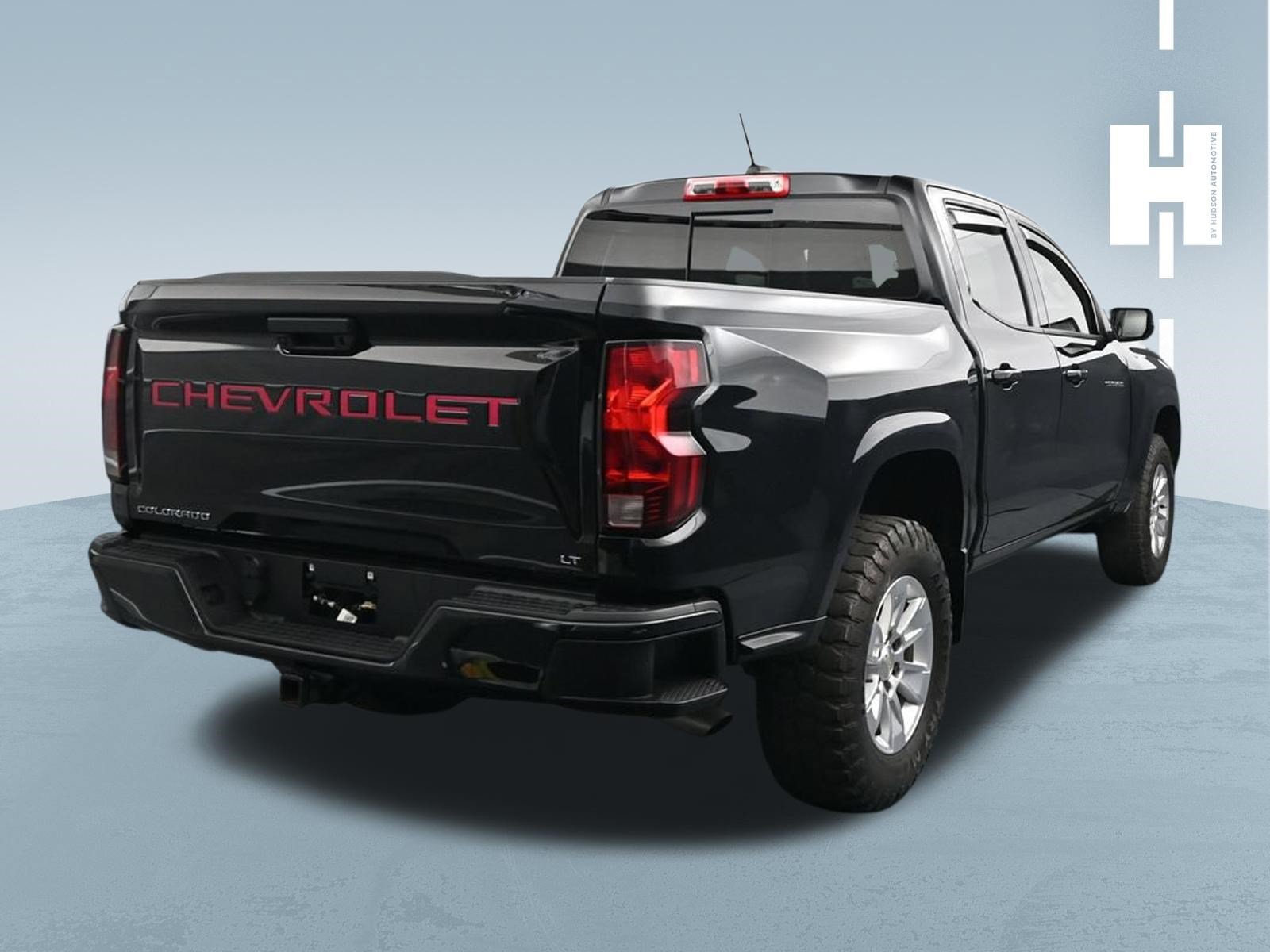 Used 2024 Chevrolet Colorado LT w/ LT Convenience Package RWD image 3