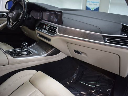 Used 2020 BMW X7 xDrive40i w/ Premium Package image 21