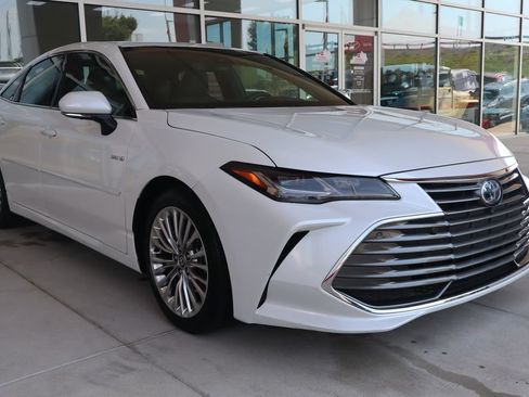 Used 2021 Toyota Avalon Limited w/ Advanced Safety Package FWD image 1