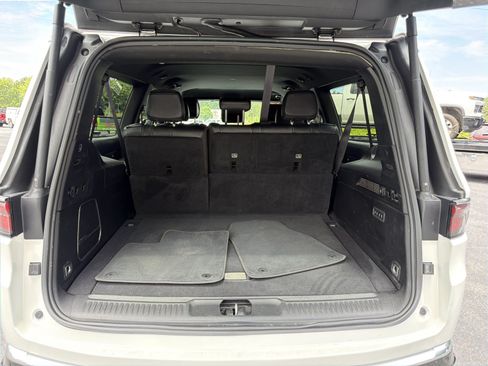 Used 2024 Jeep Wagoneer L Series II w/ Flexible Seating Group AWD/4WD image 19