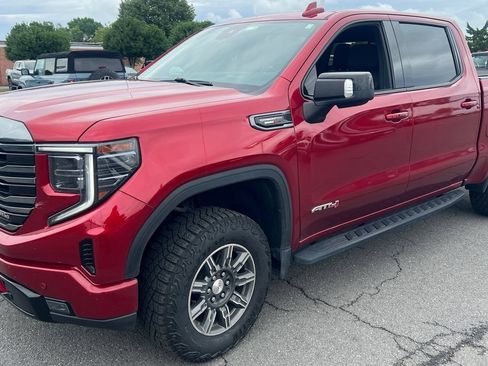 Used 2024 GMC Sierra 1500 AT4 w/ Technology Package AWD/4WD image 6