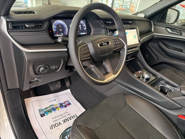 New 2026 Jeep Grand Cherokee Altitude AWD/4WD image 17