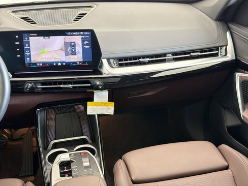 Used 2025 BMW X1 xDrive28i w/ Technology Package image 28