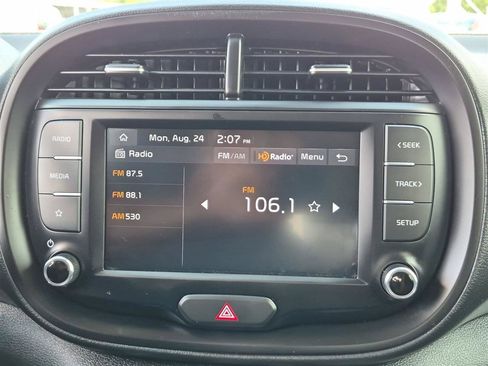 Used 2023 Kia Soul LX w/ LX Technology Package FWD image 23