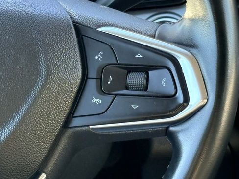 Used 2024 Chevrolet Trax LT w/ LT Convenience Package image 22