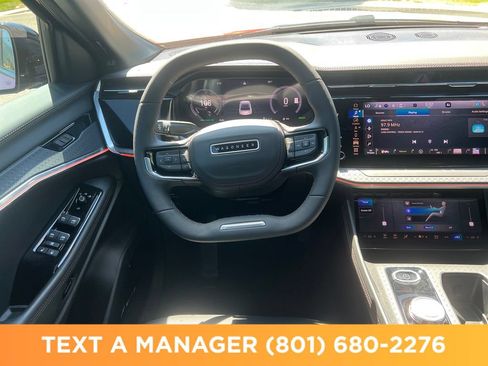 Used 2025 Jeep Wagoneer S Limited AWD/4WD image 13