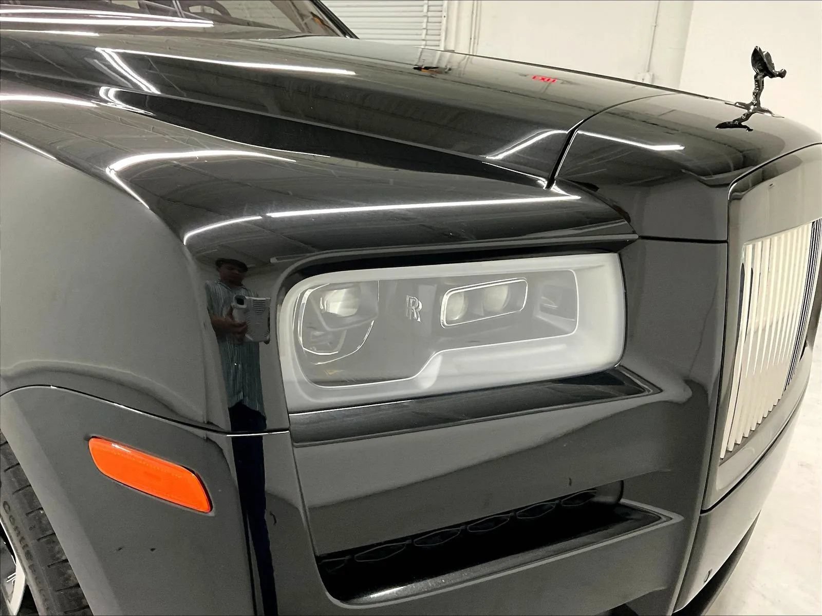 Used 2021 Rolls-Royce Cullinan Black Badge AWD/4WD image 33