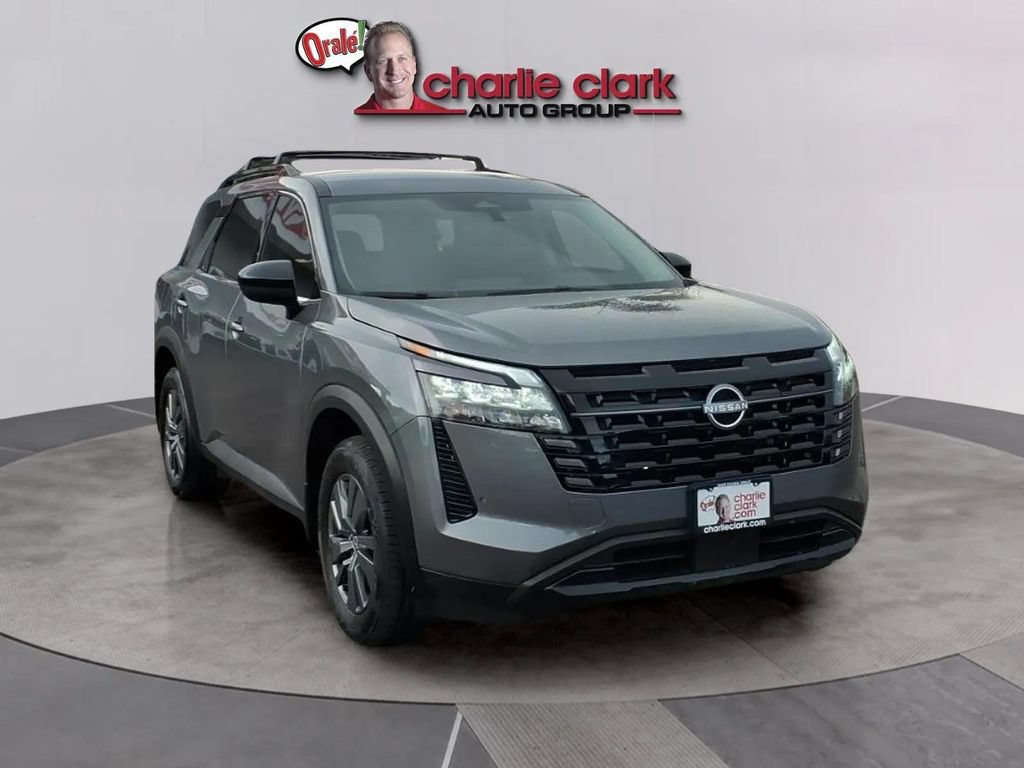 Used 2026 Nissan Pathfinder SV FWD image 7
