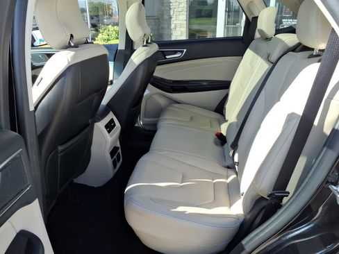 Used 2019 Ford Edge Titanium FWD image 22