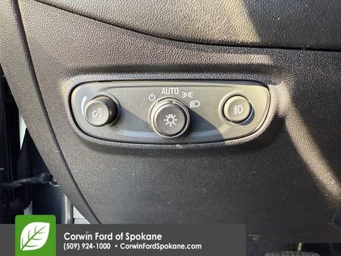 Used 2018 Chevrolet Equinox Premier image 29