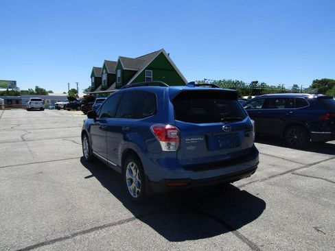 Used 2018 Subaru Forester 2.5i Touring AWD/4WD image 5