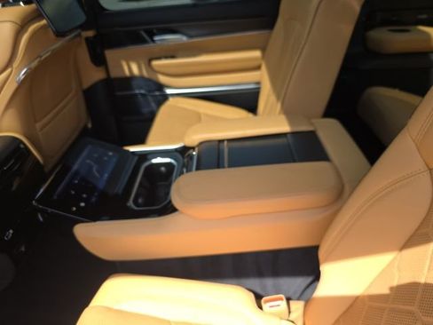 Used 2024 Jeep Grand Wagoneer L Series III w/ Rear Seat Video Group 1 AWD/4WD image 50