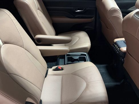 Used 2024 Toyota Grand Highlander AWD image 65