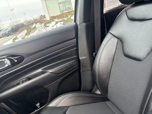 Used 2023 Jeep Compass Altitude w/ Convenience Group image 29