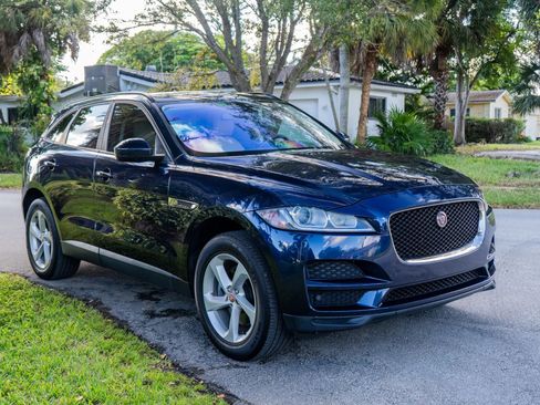 Used 2017 Jaguar F-PACE Premium image 27