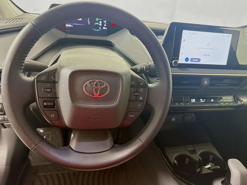 Used 2025 Toyota Prius LE image 11