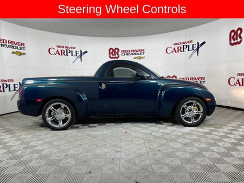Used 2005 Chevrolet SSR Base w/ Preferred Equipment Group image 9