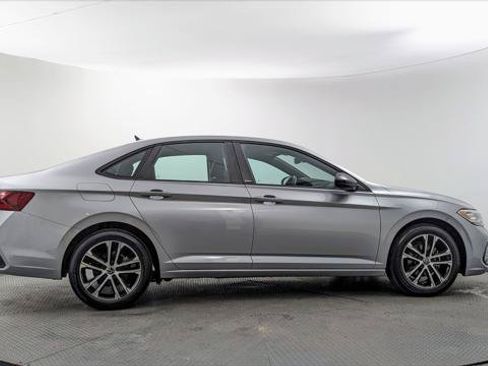 Used 2024 Volkswagen Jetta Sport FWD image 9