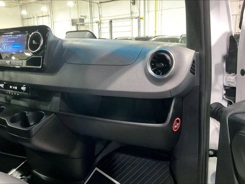 Used 2026 Mercedes-Benz Sprinter 2500 image 13