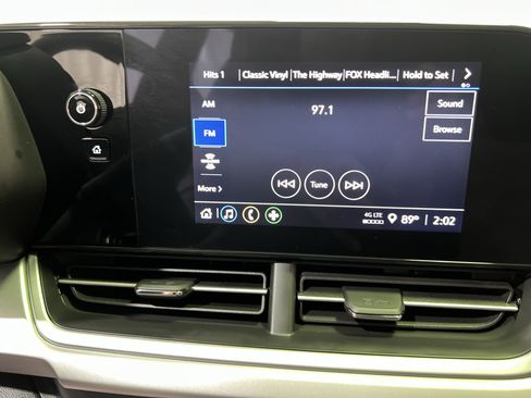 Used 2025 Chevrolet Trax LS w/ LS Convenience Package FWD image 18