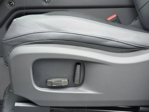 New 2026 Land Rover Defender 110 OCTA AWD/4WD image 29