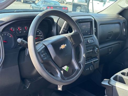 Used 2021 Chevrolet Silverado 1500 Custom image 7