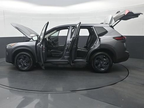 Used 2026 Nissan Rogue SV FWD image 37
