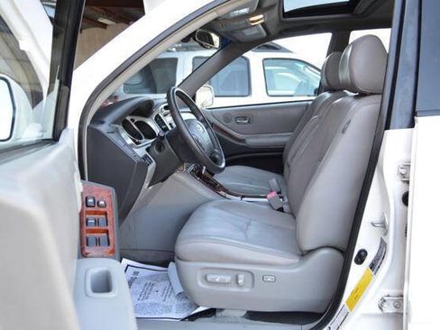 Used 2004 Toyota Highlander Limited AWD/4WD image 11