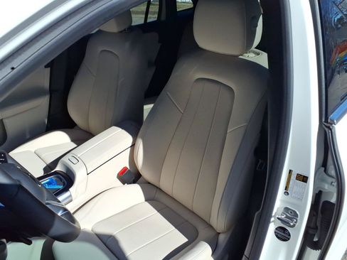 Used 2025 Mercedes-Benz GLA 250 4MATIC image 28