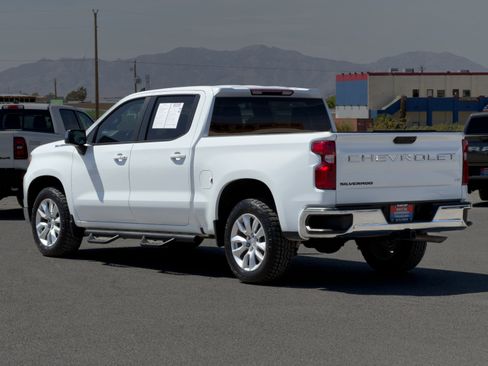 Used 2023 Chevrolet Silverado 1500 LT image 3
