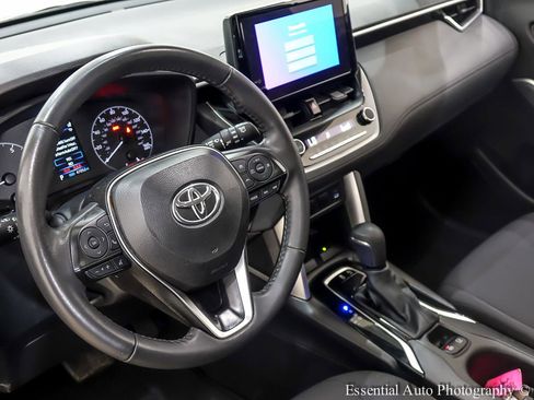 Used 2024 Toyota Corolla Cross LE AWD/4WD image 15