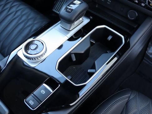 Used 2025 Mitsubishi Outlander SEL image 43