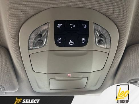 Used 2022 Chrysler Pacifica Touring-L FWD image 29