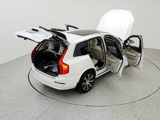 Certified 2025 Volvo XC90 T8 Plus w/ Protection Package Premier AWD/4WD image 39