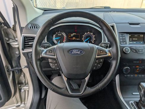 Used 2018 Ford Edge SEL AWD/4WD image 9
