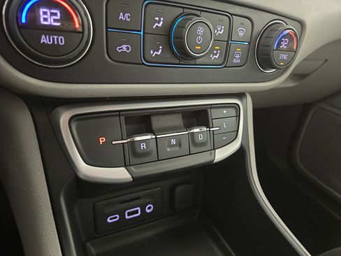 Certified 2022 GMC Terrain SLT image 23