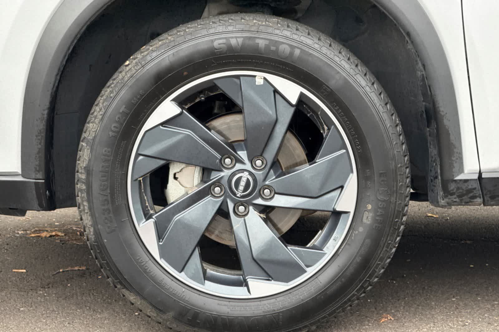 Used 2024 Nissan Rogue SV AWD/4WD image 26