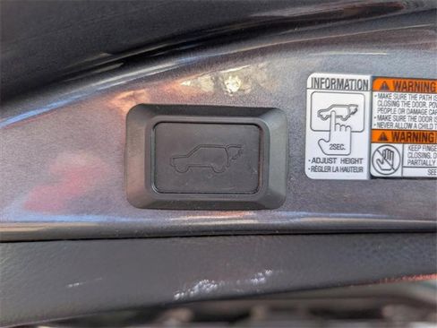 Used 2017 Toyota RAV4 Limited image 21