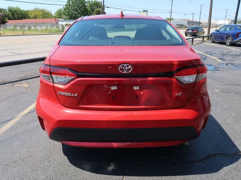 Used 2021 Toyota Corolla LE FWD image 4