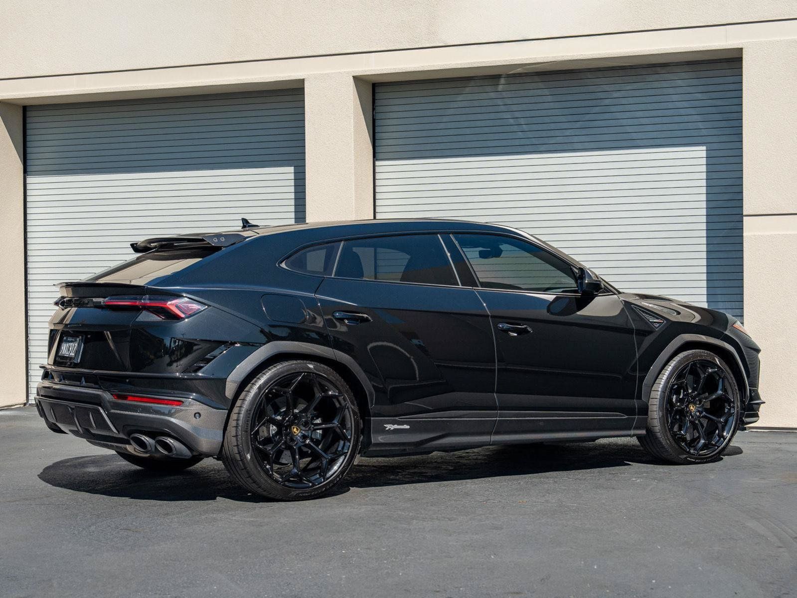 Used 2024 Lamborghini Urus Performante AWD/4WD image 11