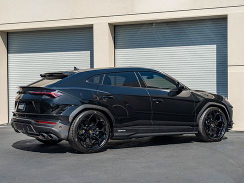 Used 2024 Lamborghini Urus Performante AWD/4WD image 11